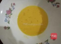 韭菜鸡蛋饼的做法图解1