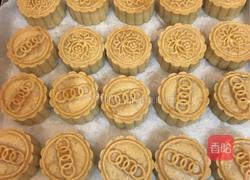 广式蛋黄月饼的做法图解8