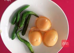 青椒皮蛋的做法图解1