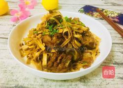 猪骨头豆腐皮红烧的做法图解1