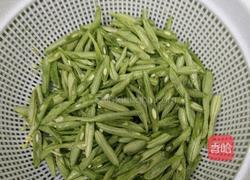 四季豆炒肉的做法图解1