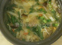 鸡腿菌菇砂锅面