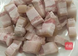 土豆红烧肉的做法图解1