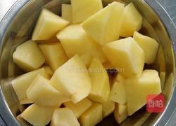 土豆红烧肉的做法图解2