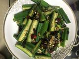 肉沫梅干菜炒秋葵的做法[图]