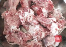 排骨炖土豆的做法图解1
