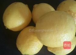 冰糖柠檬膏的做法图解1