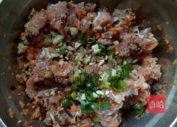 香菇胡萝卜猪肉馅的做法图解10