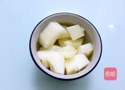 冰糖炖雪梨的做法图解3