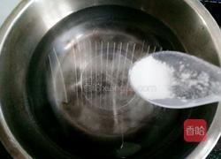 秋葵炒鸡蛋的做法图解2