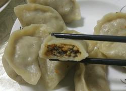 胡萝卜木耳猪肉蒸饺