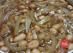 花生米肉皮冻的做法图解2