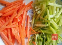 芹菜炒牛肉的做法图解1