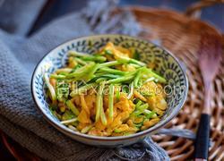 蒜苗炒鸡蛋