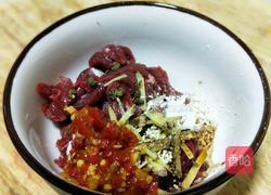 芹菜炒牛肉 的做法图解1
