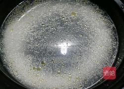 西红柿鸭蛋粥的做法图解3