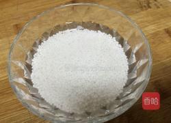 香梨银耳西米汤的做法图解2