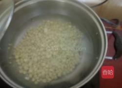 白糖烙玉米粒的做法图解2