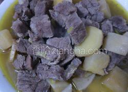 牛肉炖萝卜