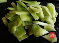 鸡汤烩莴苣片的做法图解1