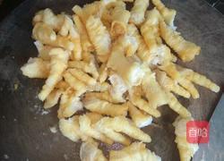 菜花梗炒鸡脚的做法图解1