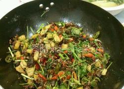 土豆烧鸽子