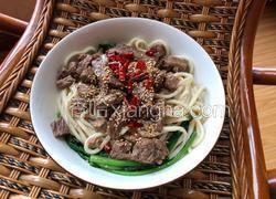 油泼辣子嫩牛拌面