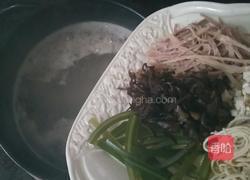 降温的早晨怎么吃――一碗酸辣的胡辣汤和油饼的做法图解6