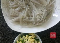 杂蔬炒粉丝的做法图解3