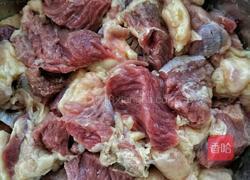 土豆烧牛肉的做法图解1
