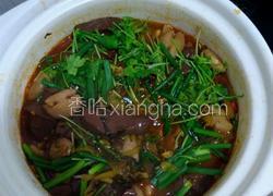 酸菜肥肠鸭血煲
