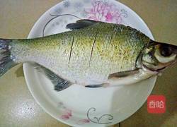 红烧鳊鱼的做法图解1