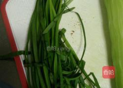 莴笋韭菜的做法图解2