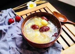 莲子雪耳筒骨汤（清润补钙）