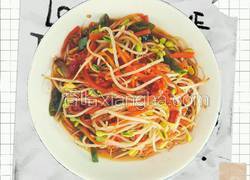 腊肉炒胡萝卜芽菜