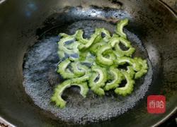 清炒苦瓜的做法图解3