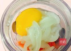胡萝卜银鱼粒粒面的做法图解2