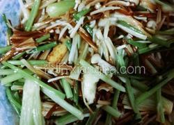 芹菜炒金针菇