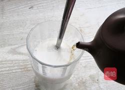 制作非常简单的奶茶的做法图解3