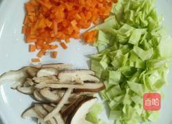 香菇鸡肉粥的做法图解2