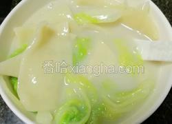 野生鲫鱼汤煮面皮