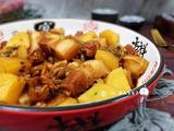 红烧肉炖土豆酸菜