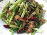 香芹炒肉的做法[图]