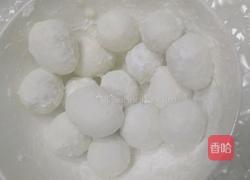 杏鲍菇炒肉丸与鹌鹑蛋的做法图解5