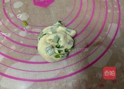 煎葱花饼（饺子皮利用起来）的做法图解9