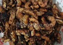 鲜虾仁炒核桃仁。