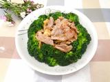 蒜香肉盖浇西兰花的做法[图]