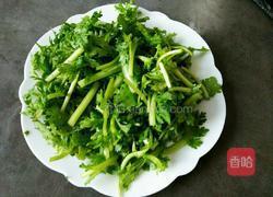 蒜拌茼蒿的做法图解1