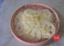 凉拌藕片的做法图解2