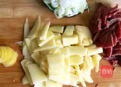 牛肉炖土豆的做法图解2